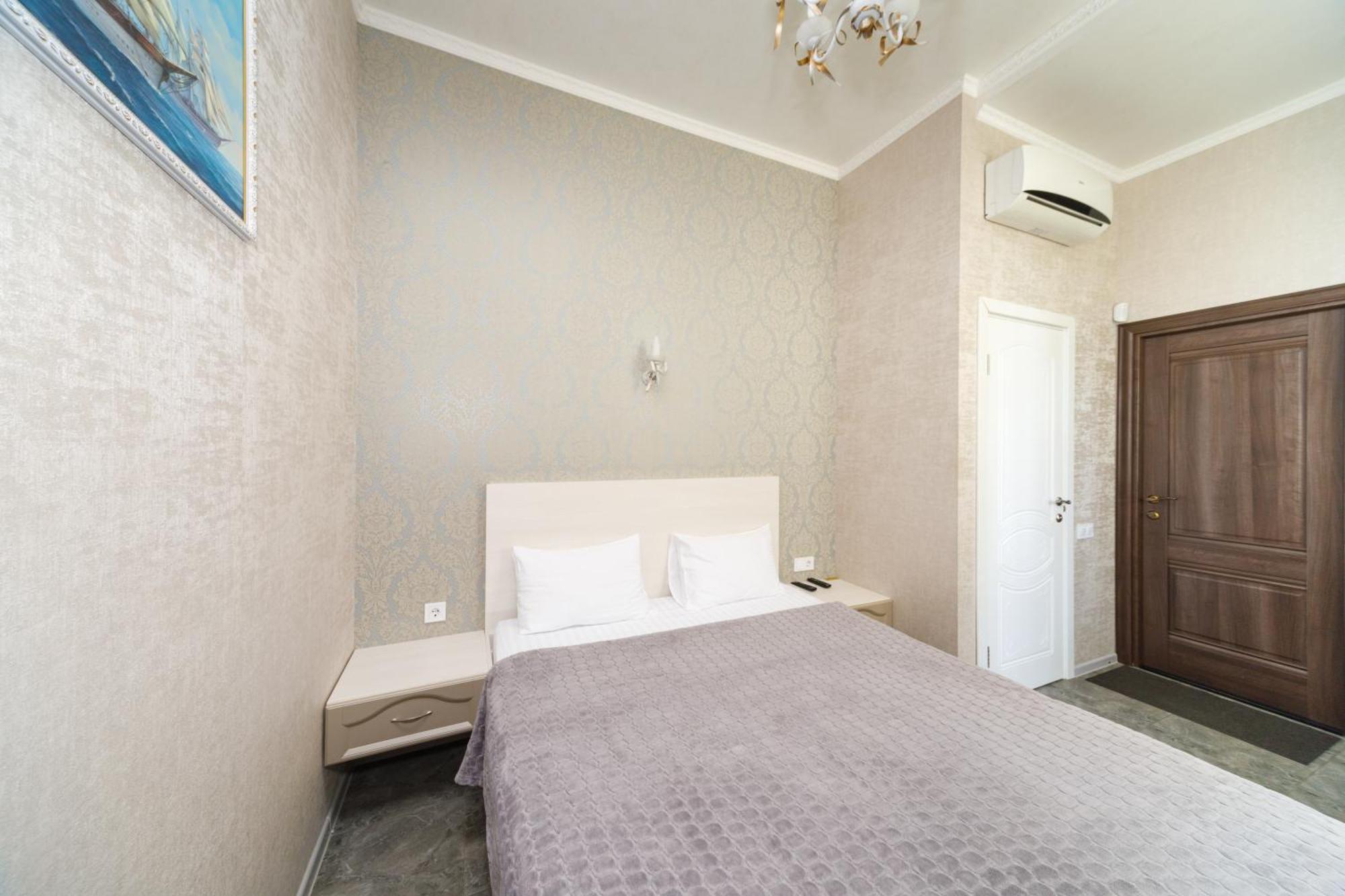 L.O.Y Family Hotel دنيبروبيتروفسك المظهر الخارجي الصورة