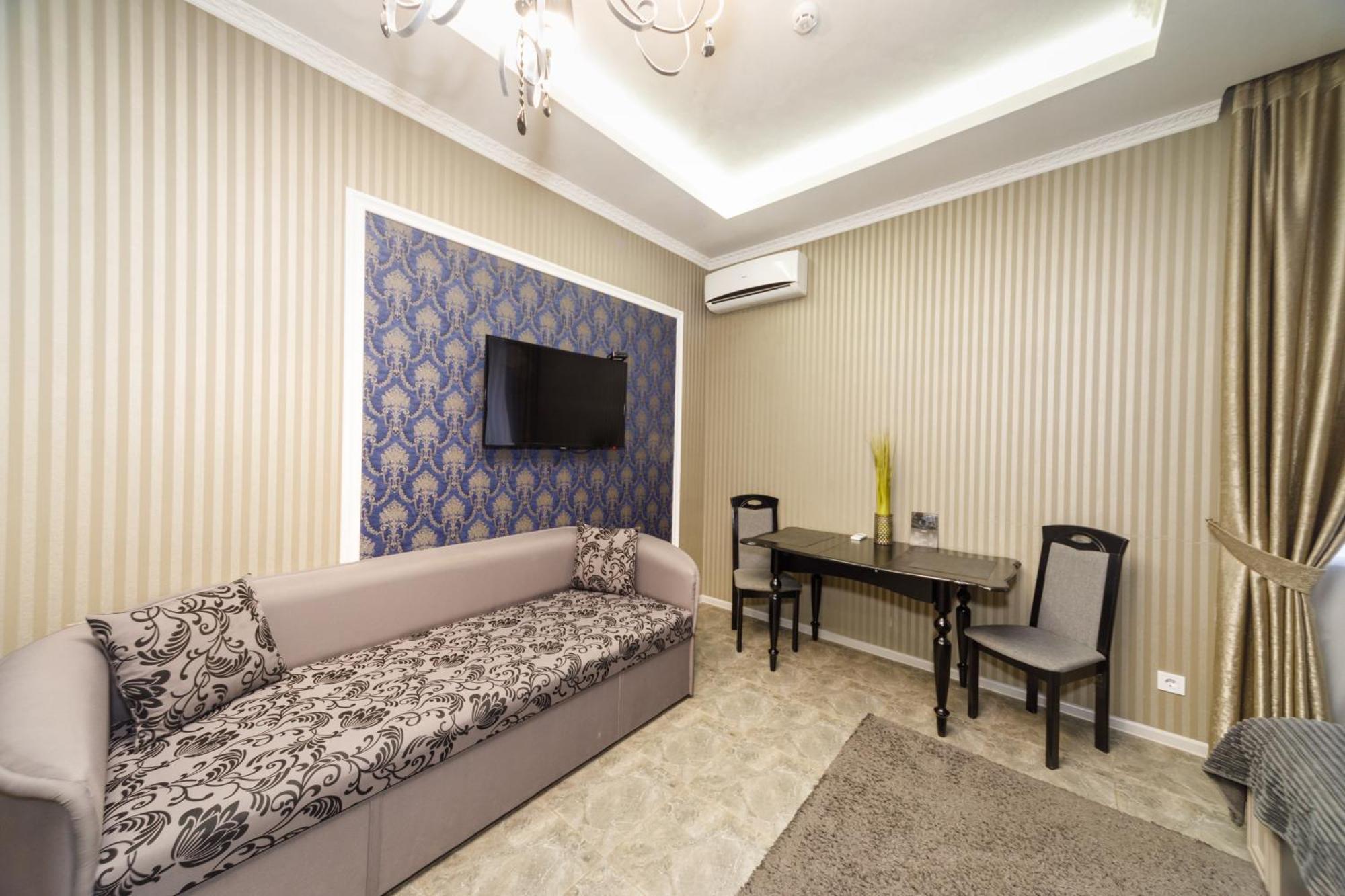 L.O.Y Family Hotel دنيبروبيتروفسك المظهر الخارجي الصورة