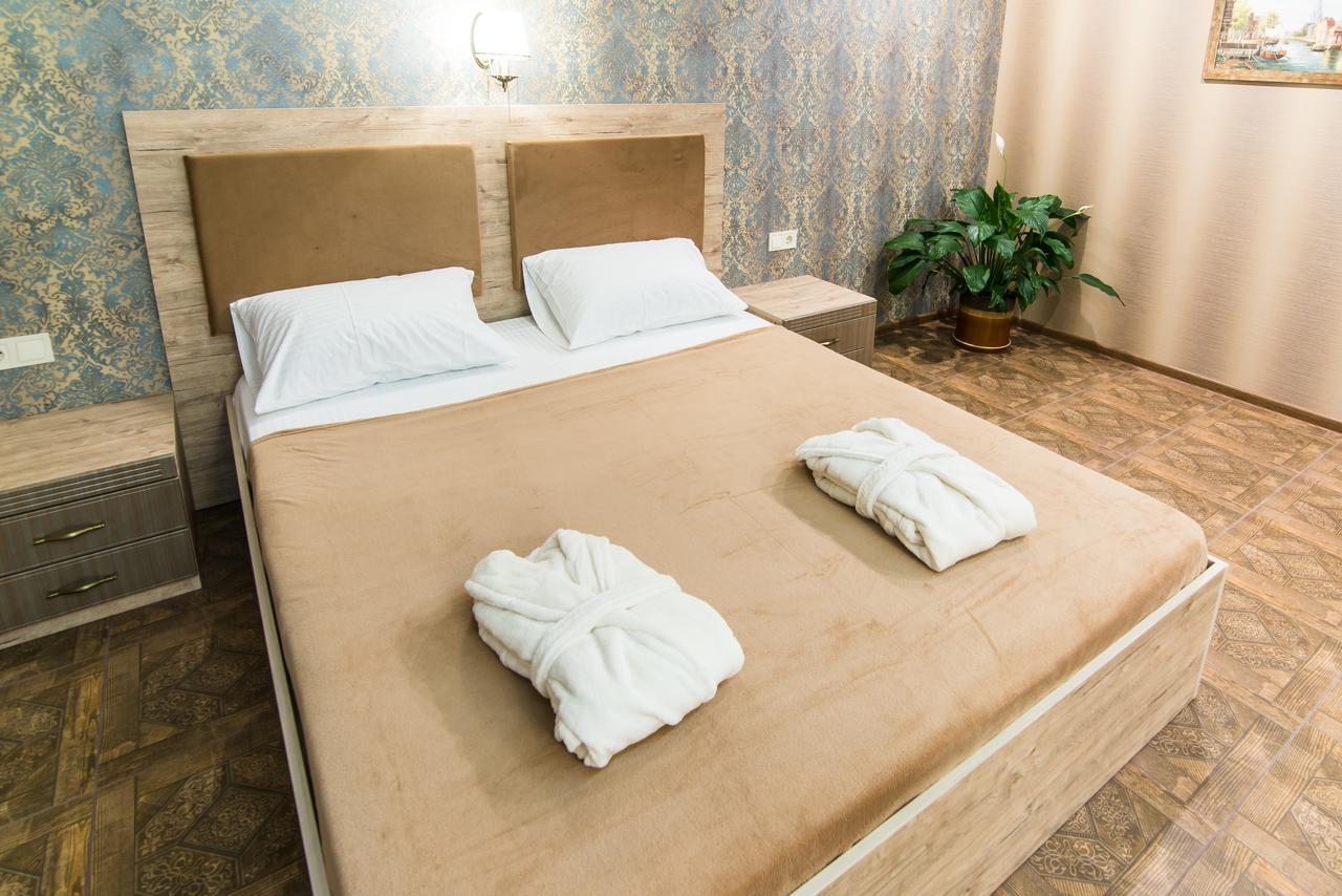L.O.Y Family Hotel دنيبروبيتروفسك المظهر الخارجي الصورة