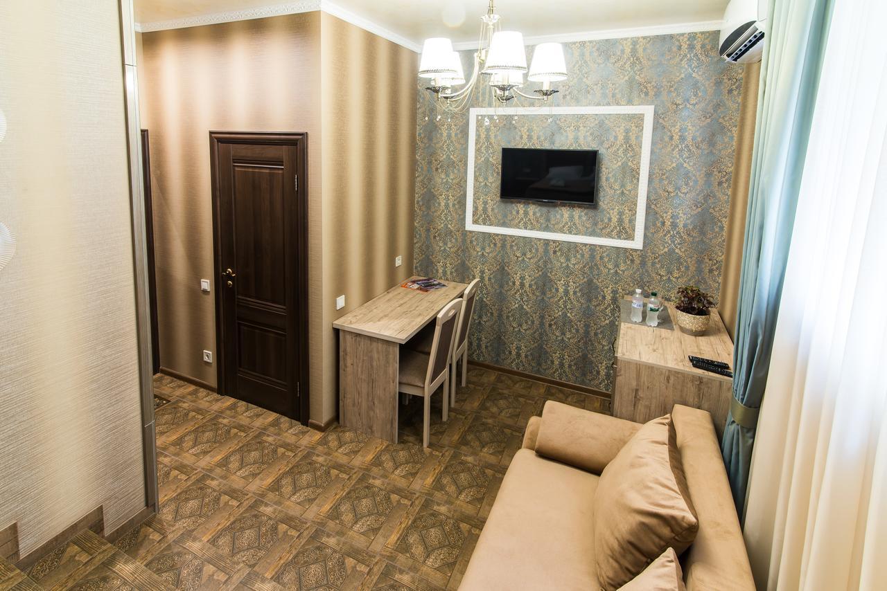 L.O.Y Family Hotel دنيبروبيتروفسك المظهر الخارجي الصورة