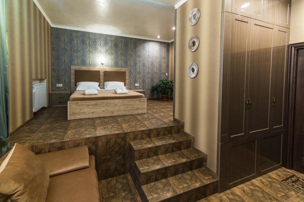 L.O.Y Family Hotel دنيبروبيتروفسك المظهر الخارجي الصورة